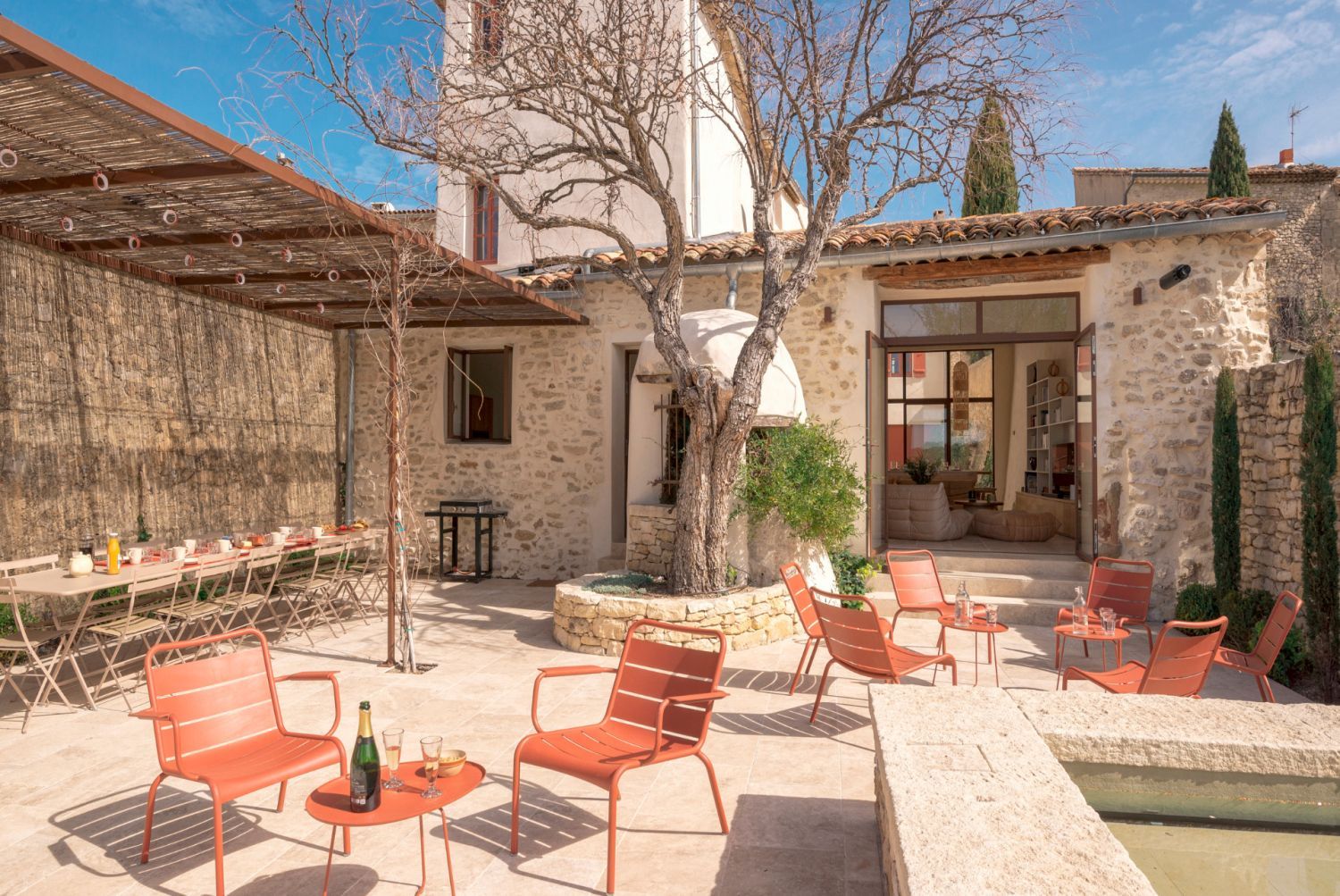 300 m² village house with bohemian chic decor 