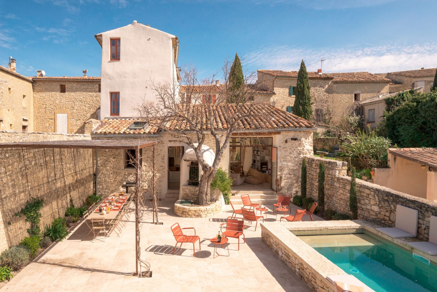 300 m² village house with bohemian chic decor 