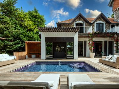 Historic Baroque Villa in Cannes with Pool & Garden