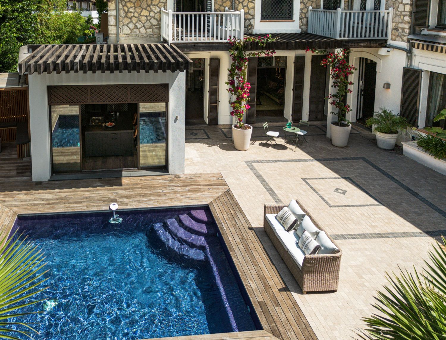 Historic Baroque Villa in Cannes with Pool & Garden