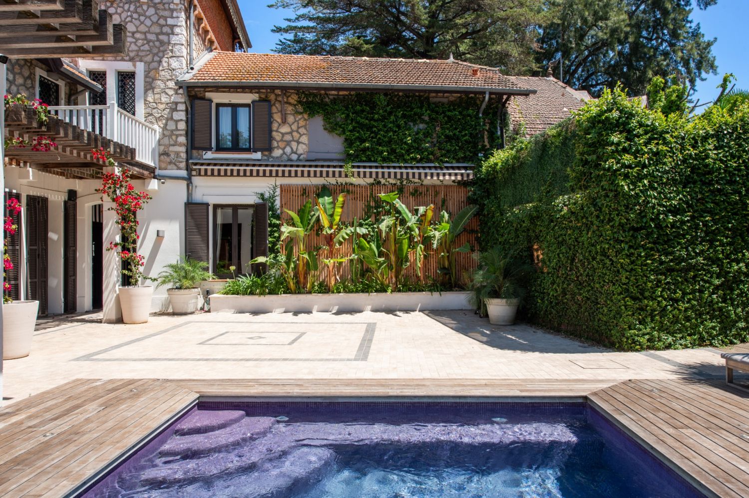 Historic Baroque Villa in Cannes with Pool & Garden