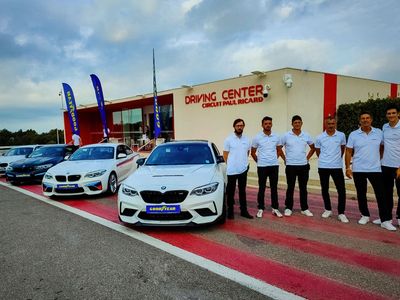 Sliding driving courses on circuit by a F1 driver / seminar room/ catering