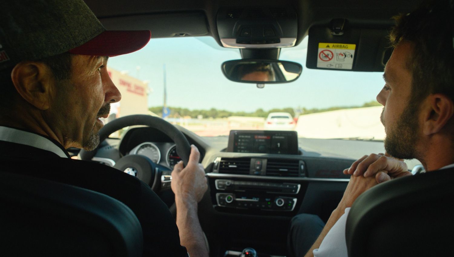 Sliding driving courses on circuit by a F1 driver / seminar room/ catering