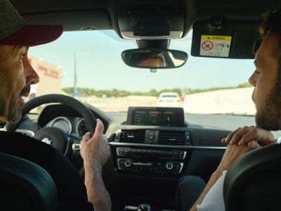 Sliding driving courses on circuit by a F1 driver / seminar room/ catering