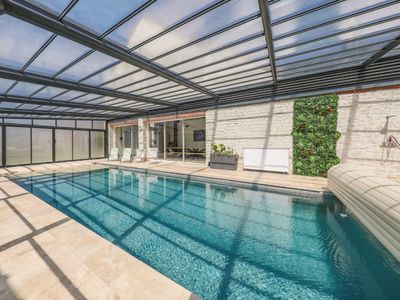 Loft with indoor heated swimming pool, jacuzzi and sauna
