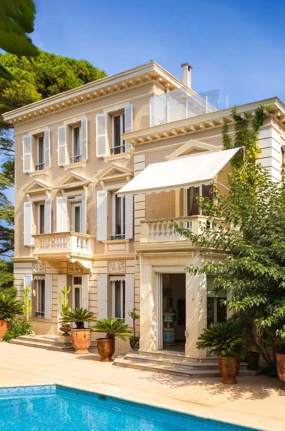 Charming Belle Époque Villa in Cannes with Garden & Event Space