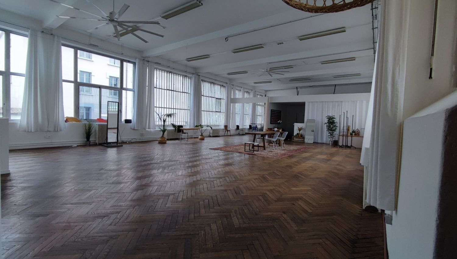 210m² former factory-style loft