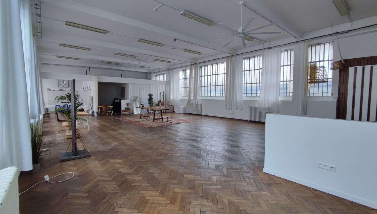 210m² former factory-style loft