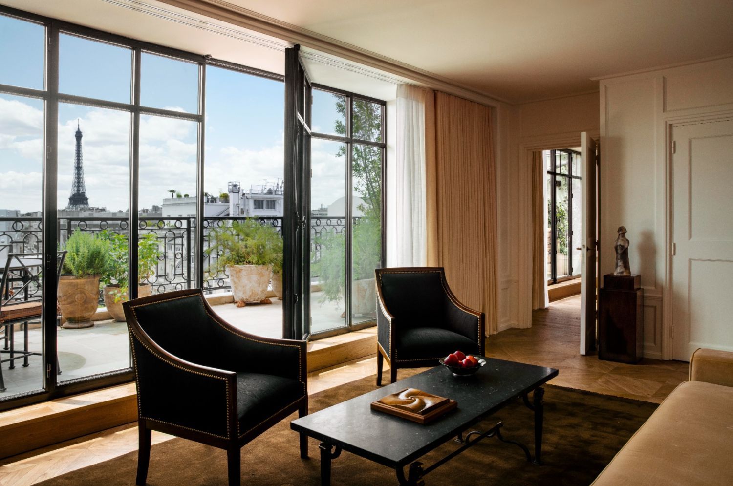 Suite de Luxe Près des Champs-Elysées | Événements & Séjours