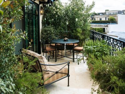 Luxury Suite Near Champs-Elysées | Events & Stays