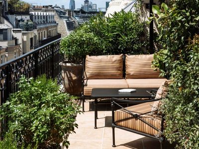 Luxury Suite Near Champs-Elysées | Events & Stays