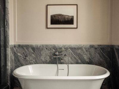 Luxury Suite Near Champs-Elysées | Events & Stays