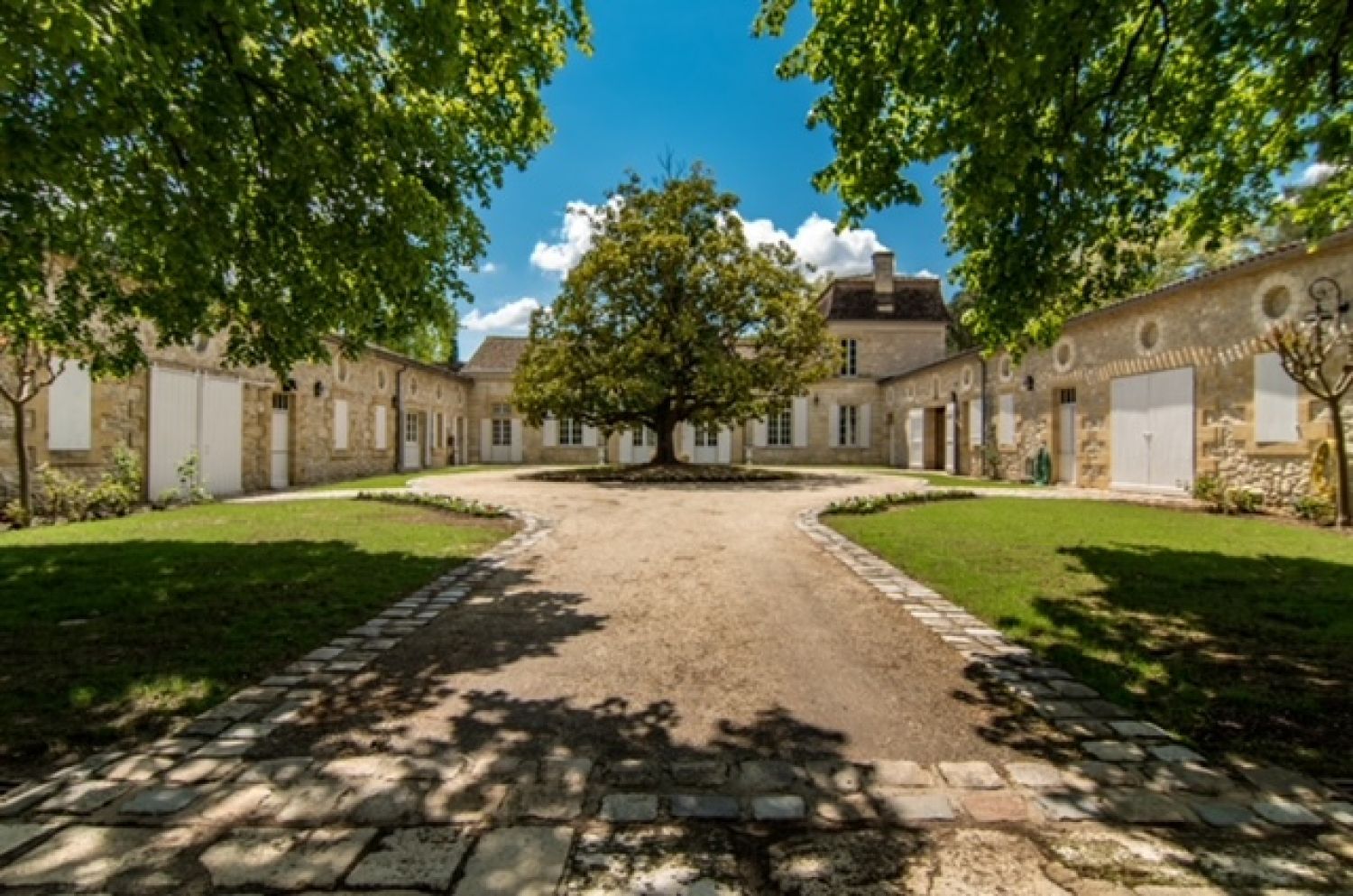 Chartreuse in Dordogne Pilates & Wellness Retreat with Pool & Park