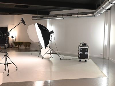 Rare industrial building one hour from La Rochelle