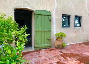 Provençal Farmhouse with Pool & Vineyard Views for Events