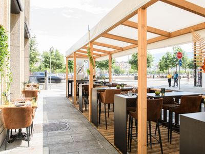 Lounge/Club 100 people