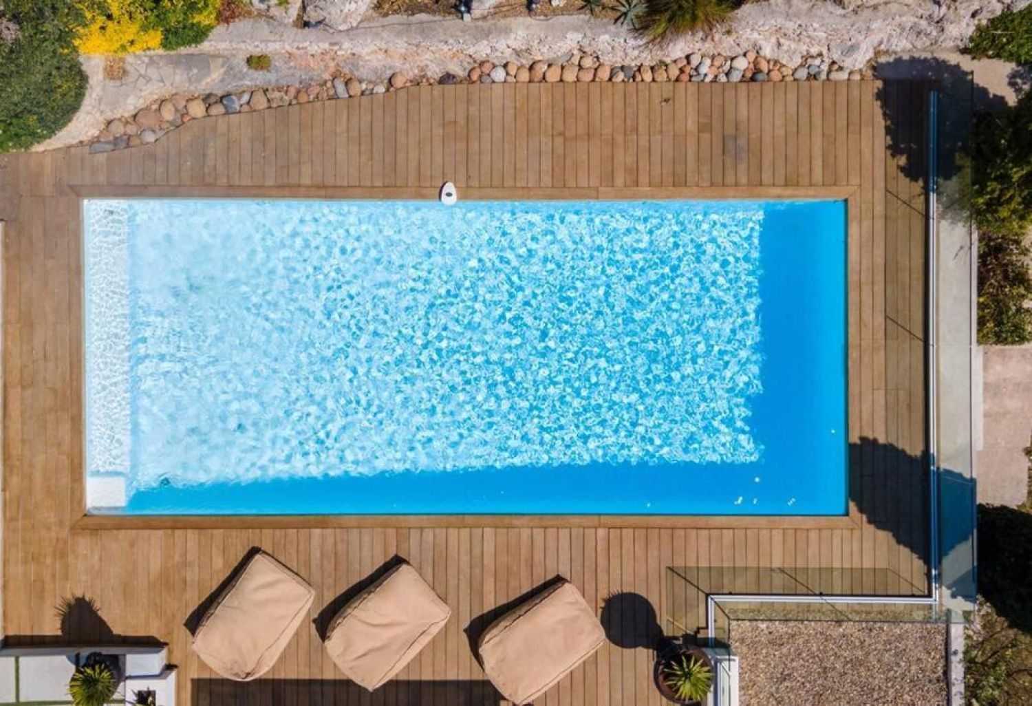 Villa with Panoramic Sea View & Pétanque Court in Marseille