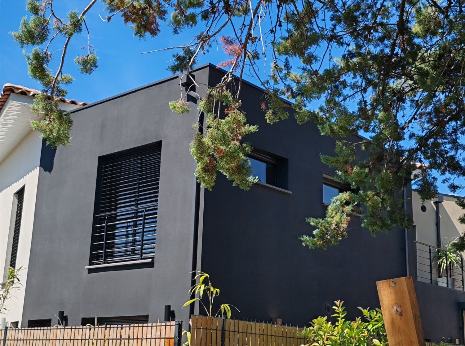 Contemporary house 