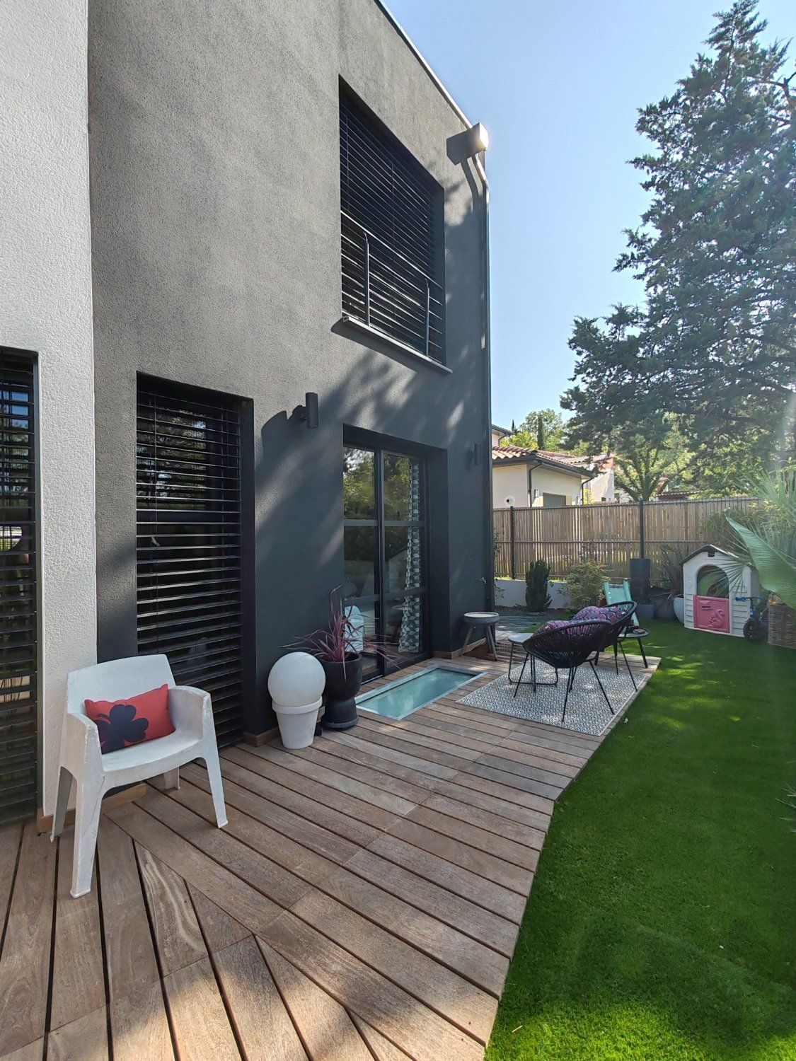 Contemporary house 