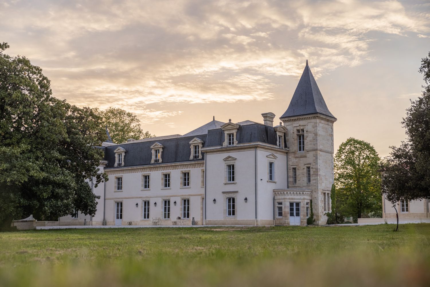 16th Century Château Near Bordeaux for Events & Luxury Stays