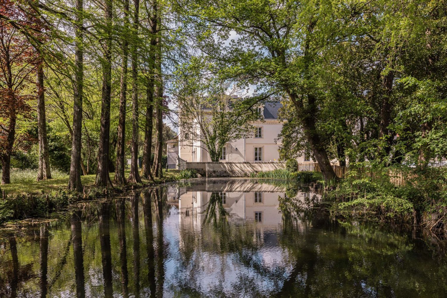 16th Century Château Near Bordeaux for Events & Luxury Stays