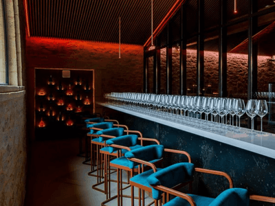 Architect-designed wine estate 40 minutes from Montpellier