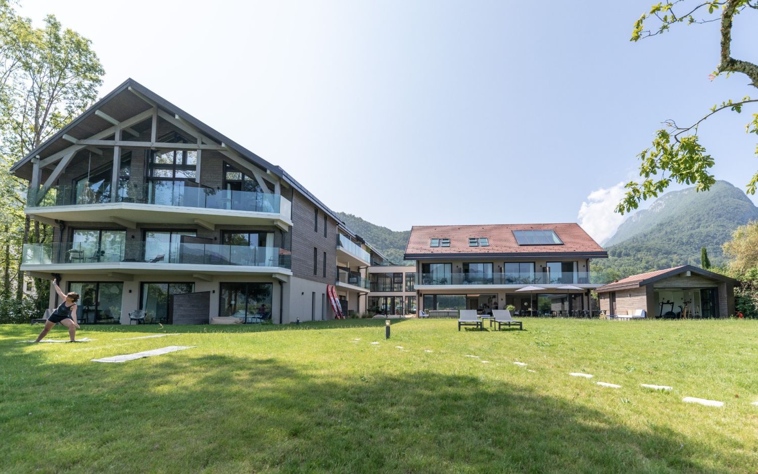 Lake Annecy Hotel Venue: Events with Mountain Views & Beachfront Access