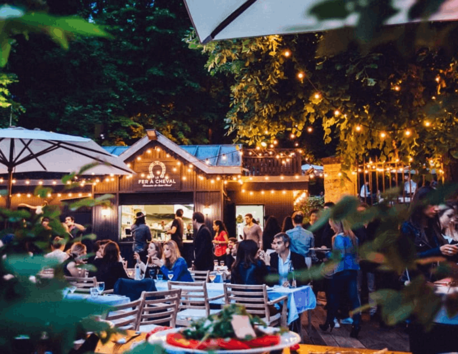 Terrace restaurant in the Parc de Saint-Cloud