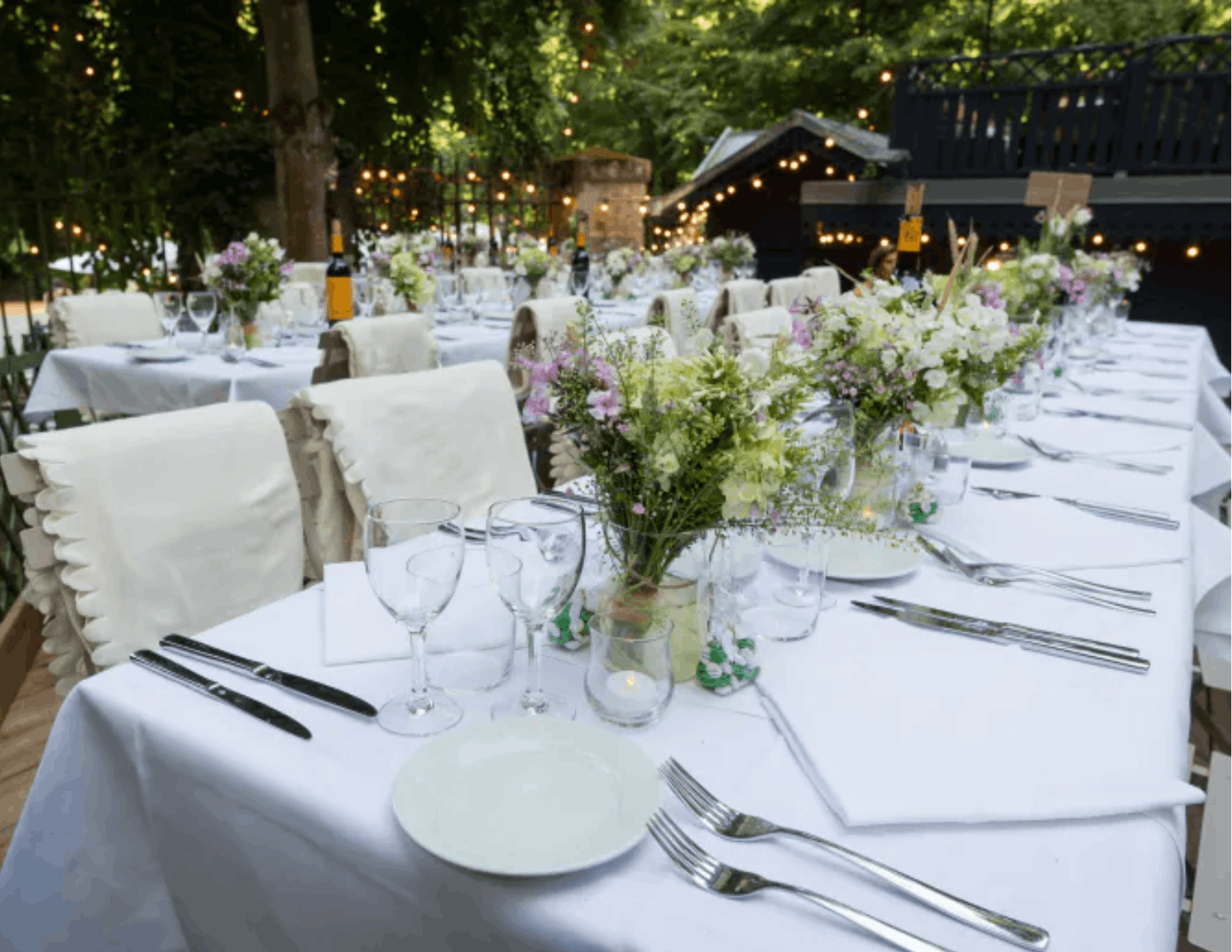 Terrace restaurant in the Parc de Saint-Cloud