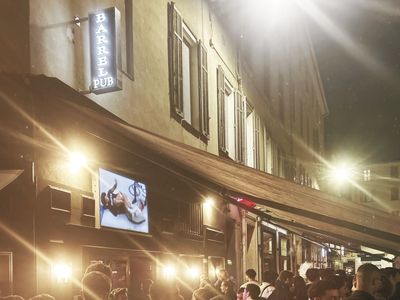 Spacious Pub in Cannes for Events Near the Croisette