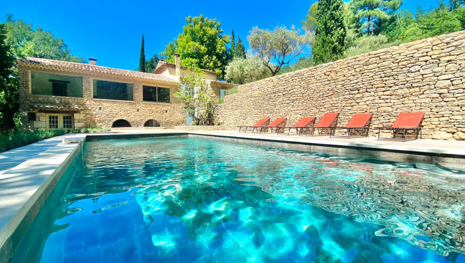 Luberon Estate: Terraced Gardens with Pool & Mountain Views