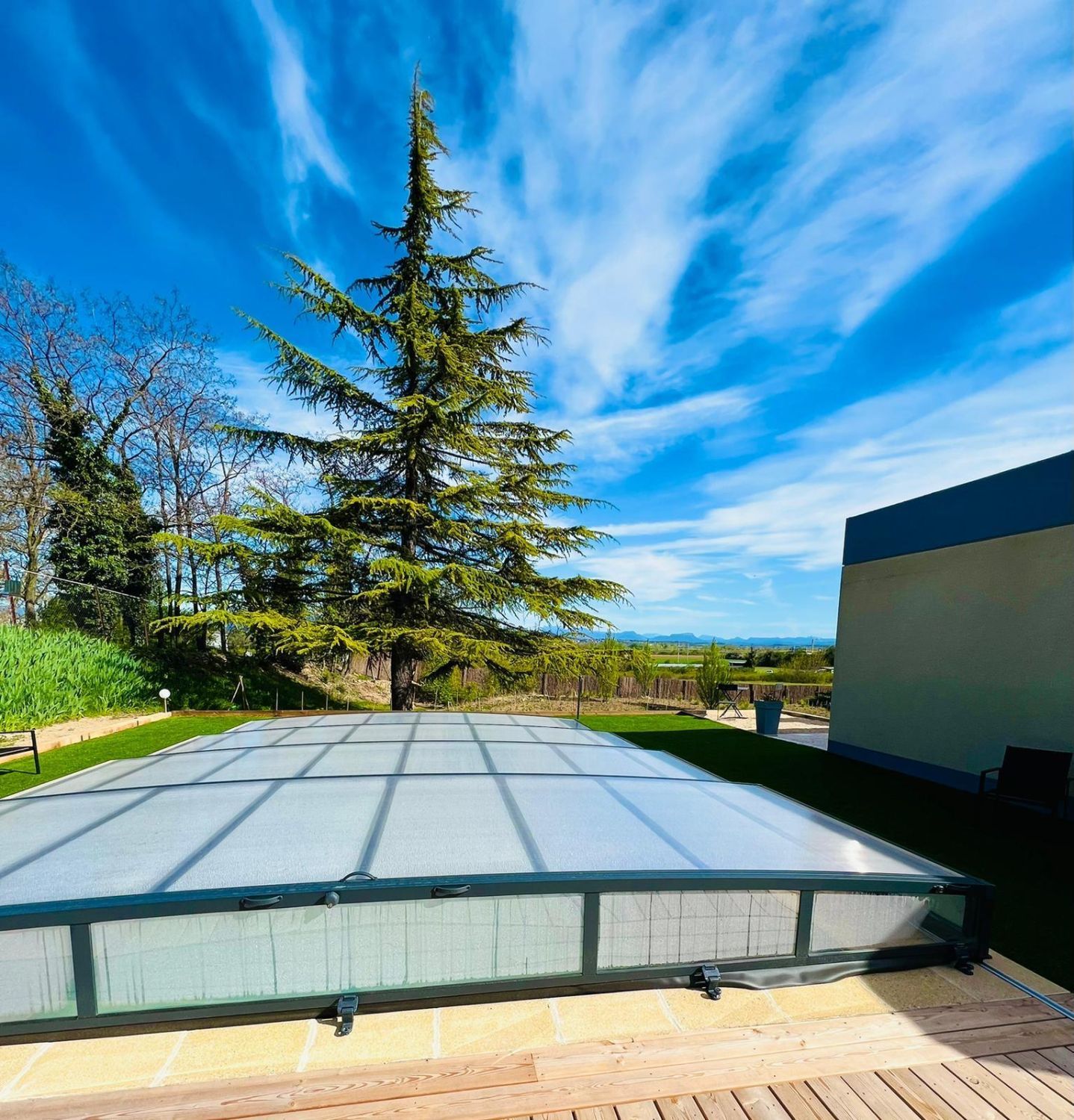 Bright Villa with Vercors View & Garden in Charmes-sur-Rhône