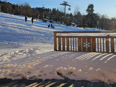 Bright, modern chalet at the foot of the pistes