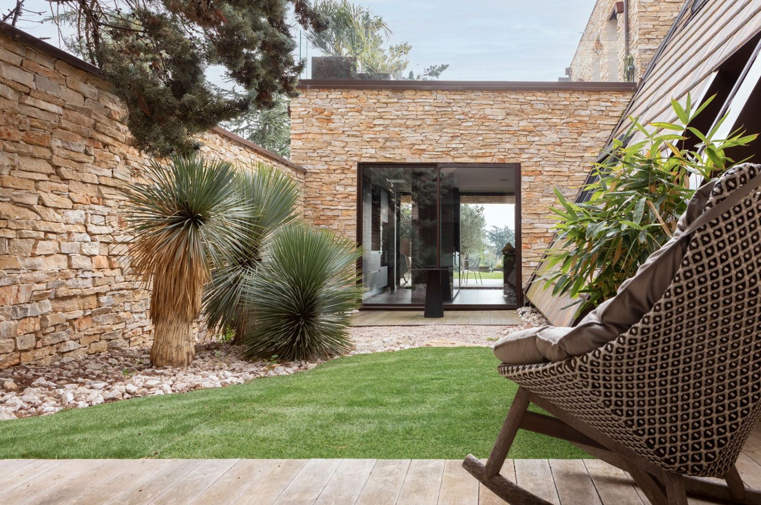 Contemporary villa with view over Lyon