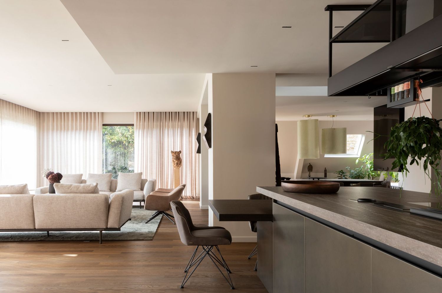 Contemporary villa with view over Lyon