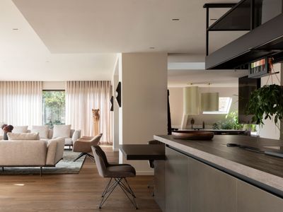 Contemporary villa with view over Lyon