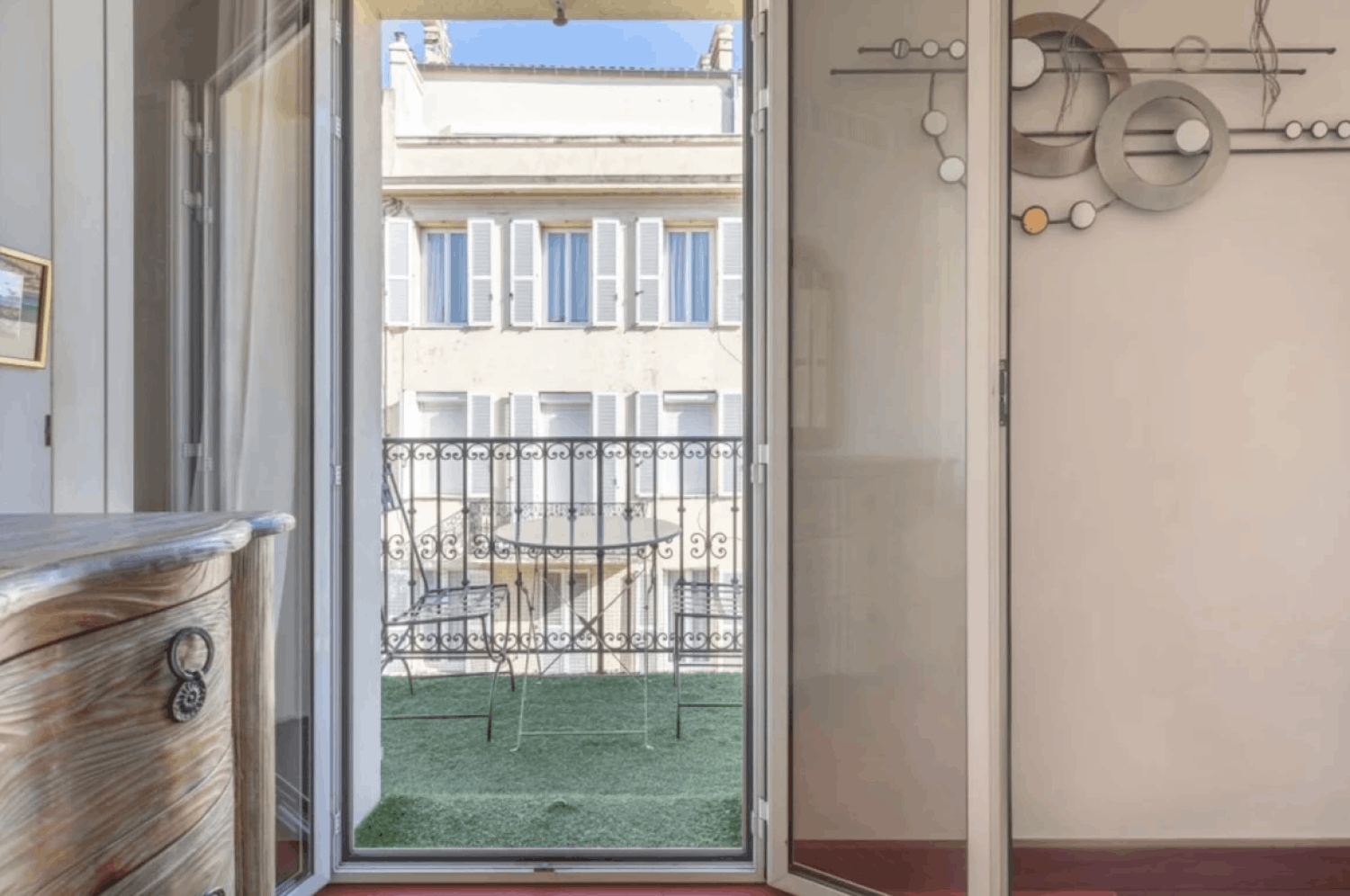 Spacious 1-Bedroom Cannes Flat Steps from Croisette