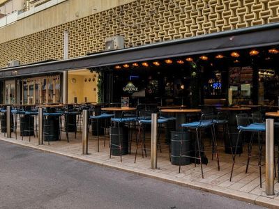 Stylish Cannes Bar with Terrace for Parties & Events