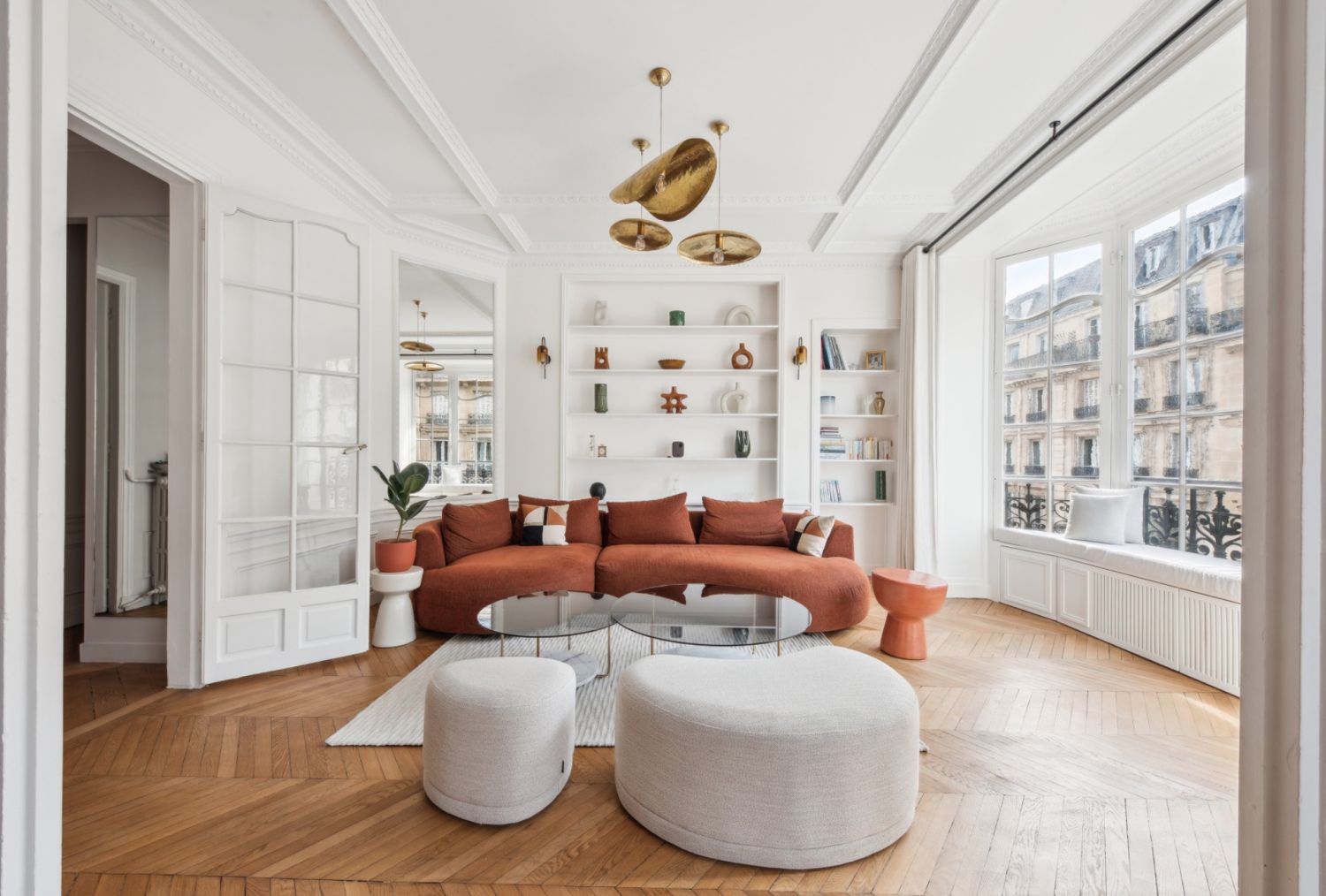 Elegant Parisian Living Room Venue with Natural Light & High Ceilings