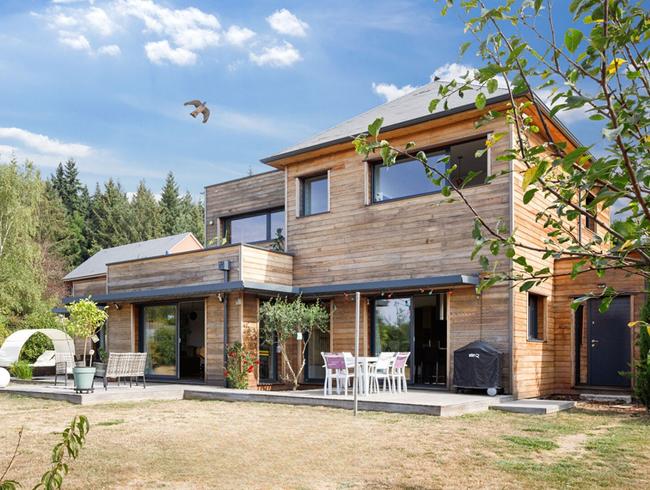Wooden house in the countryside with a modernist atmosphere