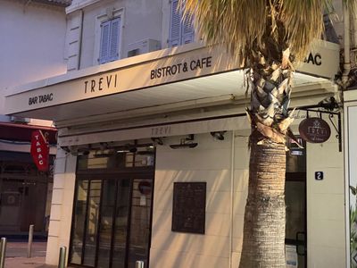 Charming Cannes Bistro Café Facing Palais des Festivals