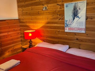 Old farmhouse renovated as a B&B and workplace: warm Alpine atmosphere