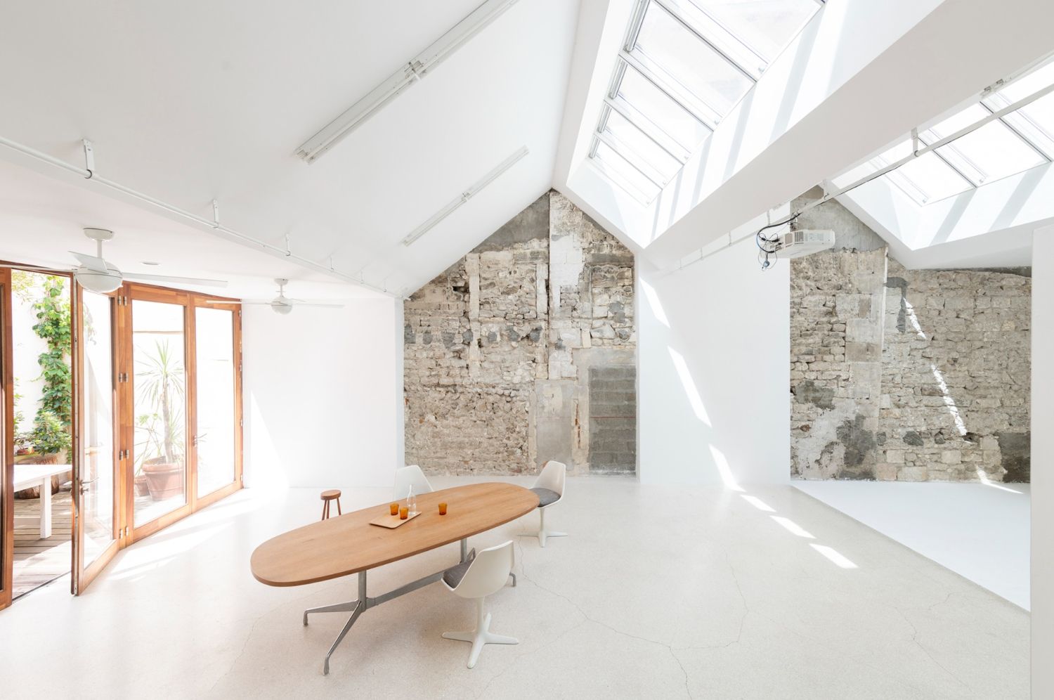 Unique experience in a contemporary space in Arles