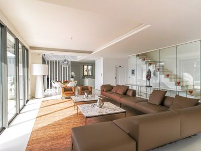 Villa aerial view of Nice and the sea 5 minutes from the motorway and 15 minutes from Monaco