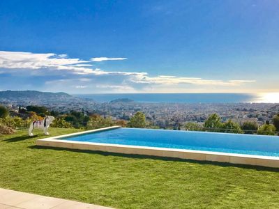 Villa aerial view of Nice and the sea 5 minutes from the motorway and 15 minutes from Monaco