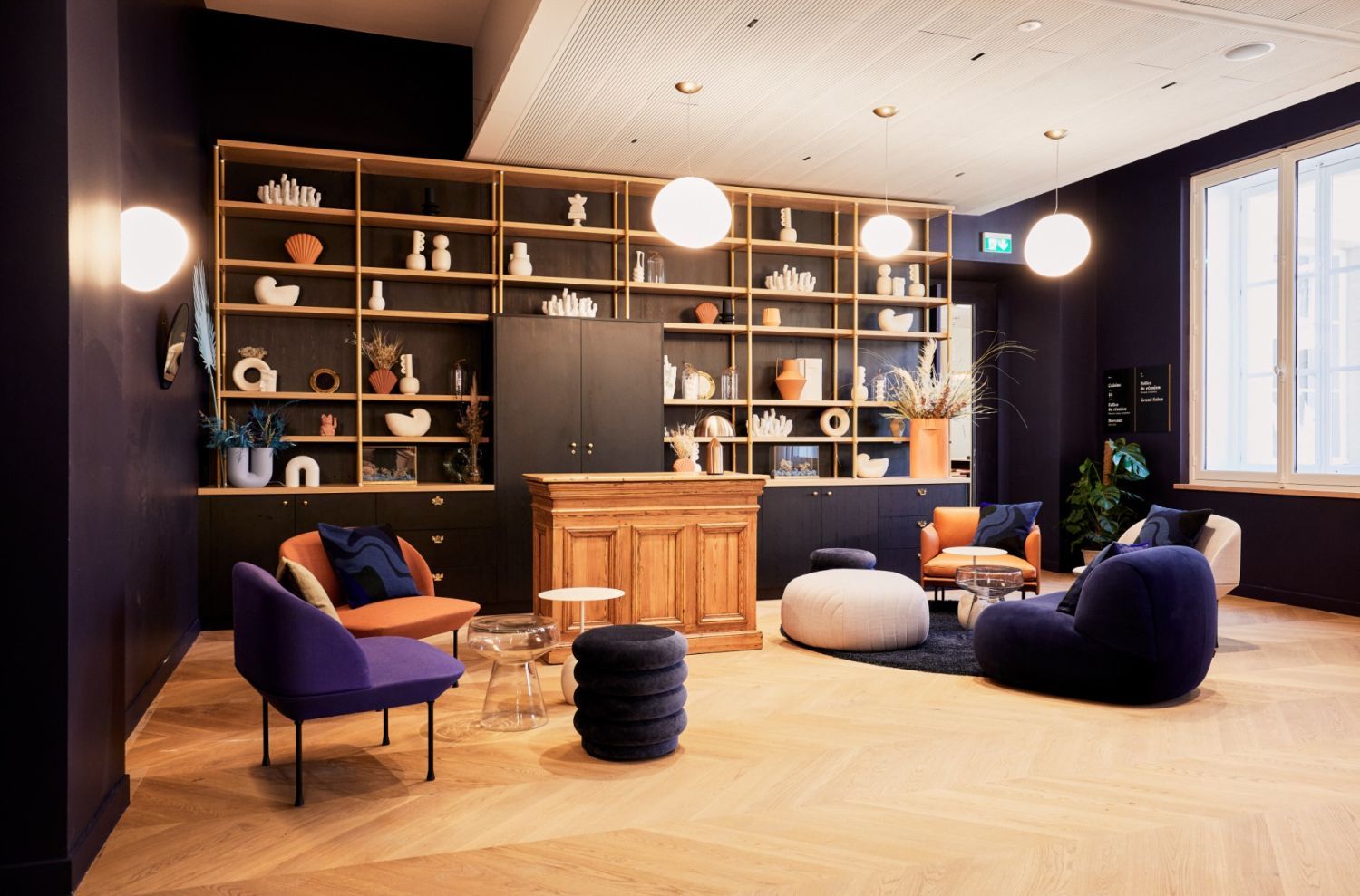 Espace de Coworking Prestigieux à l'Hôtel de la Marine avec Vue sur la Tour Eiffel