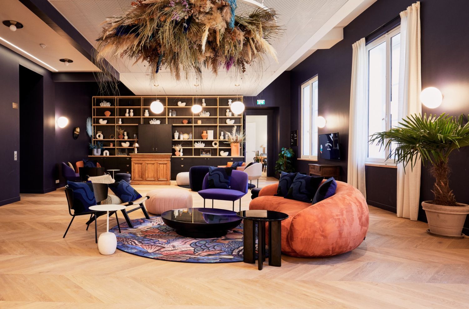 Espace de Coworking Prestigieux à l'Hôtel de la Marine avec Vue sur la Tour Eiffel