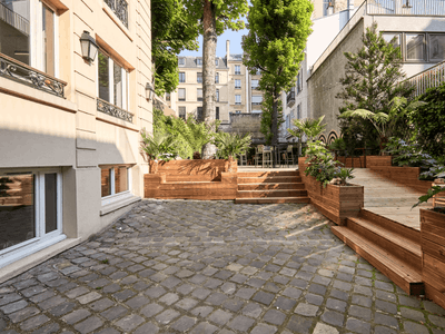 Elegant Private Mansion Event Venue in Paris with Garden