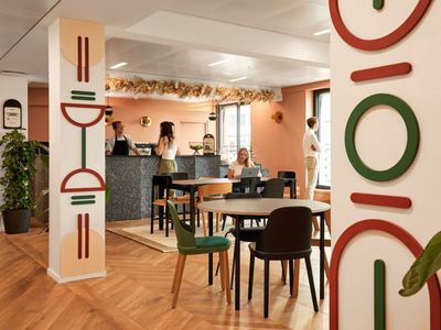 Elegant Coworking Space with Eiffel Tower View in Paris