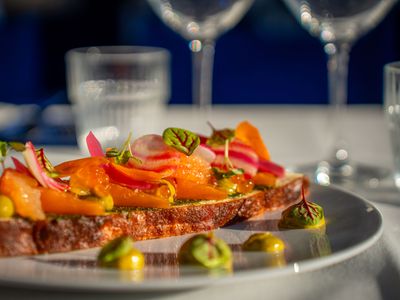 Customizable Event Spaces in Cannes with Pool & Veranda